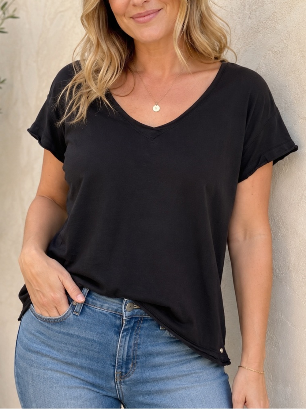 Neon Buddha Black V-Neck Short Sleeve Tee Size L Cotton Stretch Casual Top